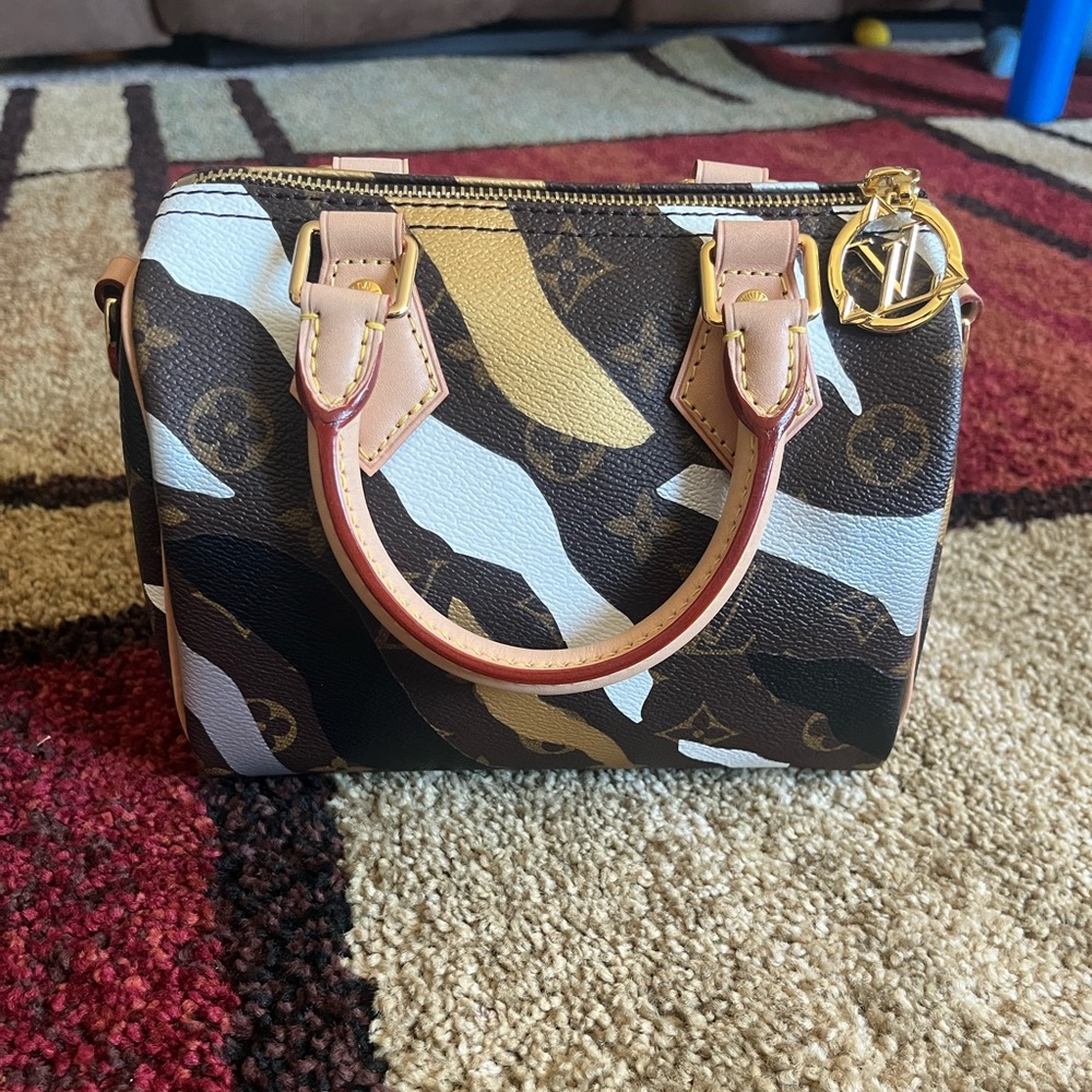 Louis Vuitton limited edition LOL BB RARE